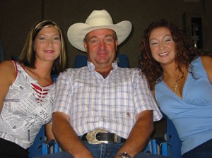 Sara, Lynn, and Jana Simons. Equine Chronicle image. 