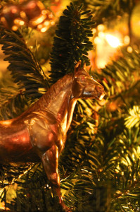 Want to learn how to make this mini gold horse ornament? Read below.