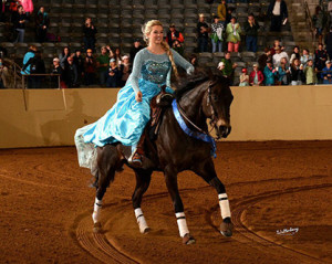 2015 Freestyle World Champion Laura Sumrall and Wimpys. Photo courtesy of Waltenberry.