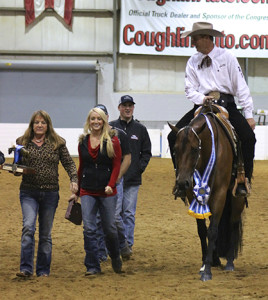 Jenna and Sue Dempze with trainer Gil Galyean at the 2014 Quarter Horse Congress.