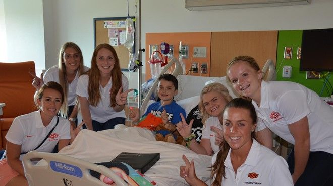 OSU Equestrian Team Visits Children Battling Cancer at Children’s Hospital