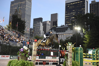 Hunter Course at Central Park Show Features Incredible New York-style Graffiti Artwork, Music