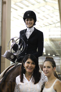 Olivia with her mom Shari and sister Alexia