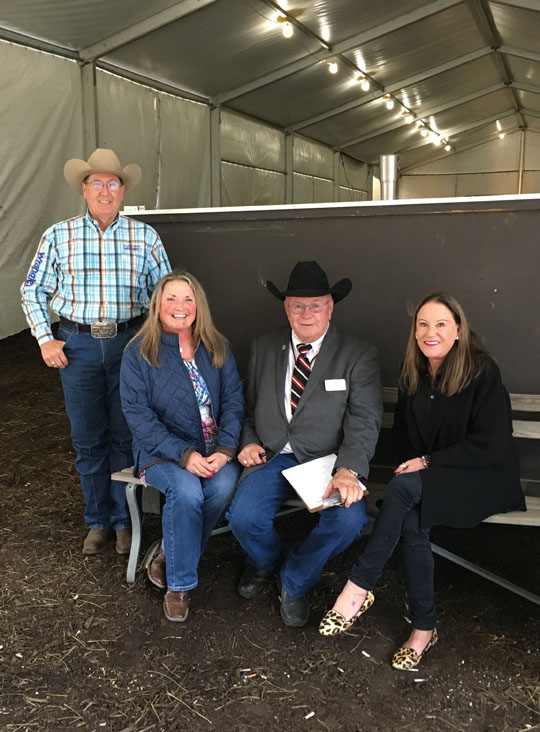 Around the Rings at the 2017 Quarter Horse Congress, Oct 15 with the G-Man