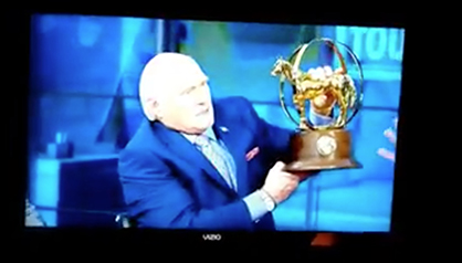 Terry Bradshaw Brings AQHA Golden Globe to Fox NFL Sunday!