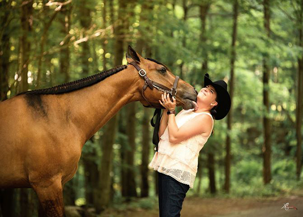 EC Photo of the Day- Kisses For Mom!