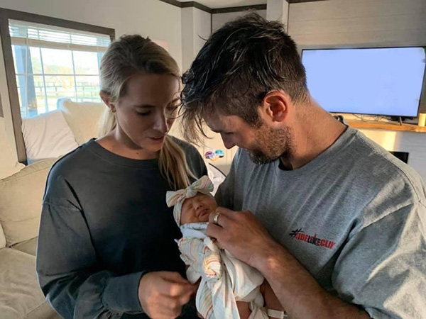 Congratulations Kaitlin and Kelby Hutchinson on Birth of Baby Girl