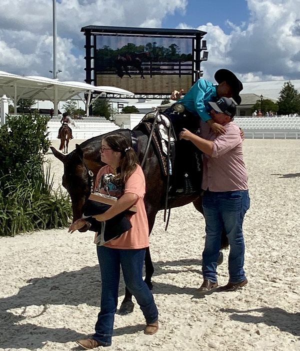 More Around the Ring Photos- The Championship Show With Laura Irene