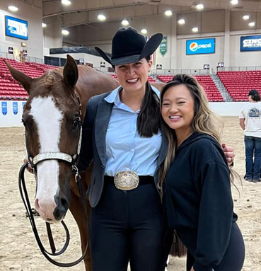 EC Photo of the Day – Good Horse Show Friends