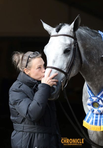 Ma Donna wins Congress Junior Hunter Under Saddle with Scott Jones for Susie Phillips