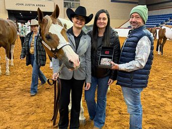 Gifts of Love: Exhibitors Anonymously Sponsor FWSSR Buckles in Memory of Jerry Vargo