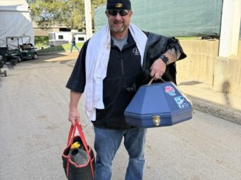 EC Photo of the Day: Ultimate Horse Show Dad