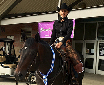 Leslie Lange, Karen Johnson, Abby Gettinger win Ranch Riding at 2015 QH Congress