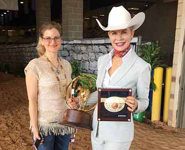 Performance Halter Wins at 2017 Select World Go To Vickie Strickland, Sally Sullivan, and Peggy Migliori
