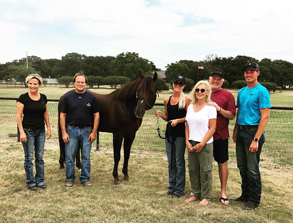 Bradshaw Family Welcomes AQHA Stallion, Extremely Hot Chips, to the Herd