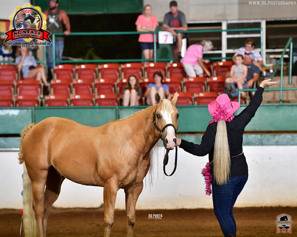 Western Costume Showmanship Class at World Show