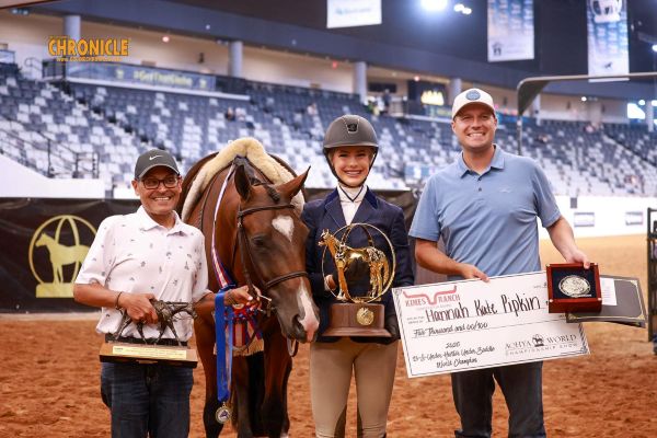 Hannah Kate Pipkin win First Gold Globe in the Irons of Im Huntin No Doubt